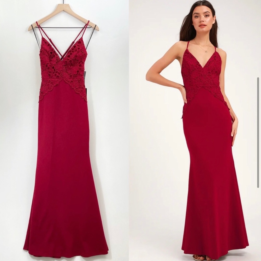 New with tags Lulu’s Katalina Wine Red Backless Crochet Lace Maxi Dress Size XS